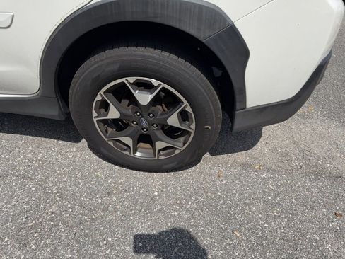 Used 2019 Subaru Crosstrek 2.0i w/ Eyesight System image 9