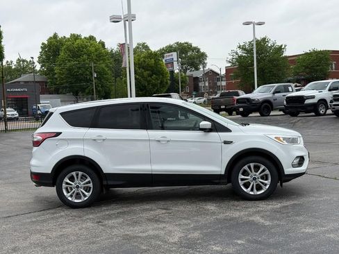 Used 2018 Ford Escape SE FWD image 5