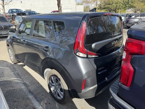 Certified 2025 Kia Soul LX image 2