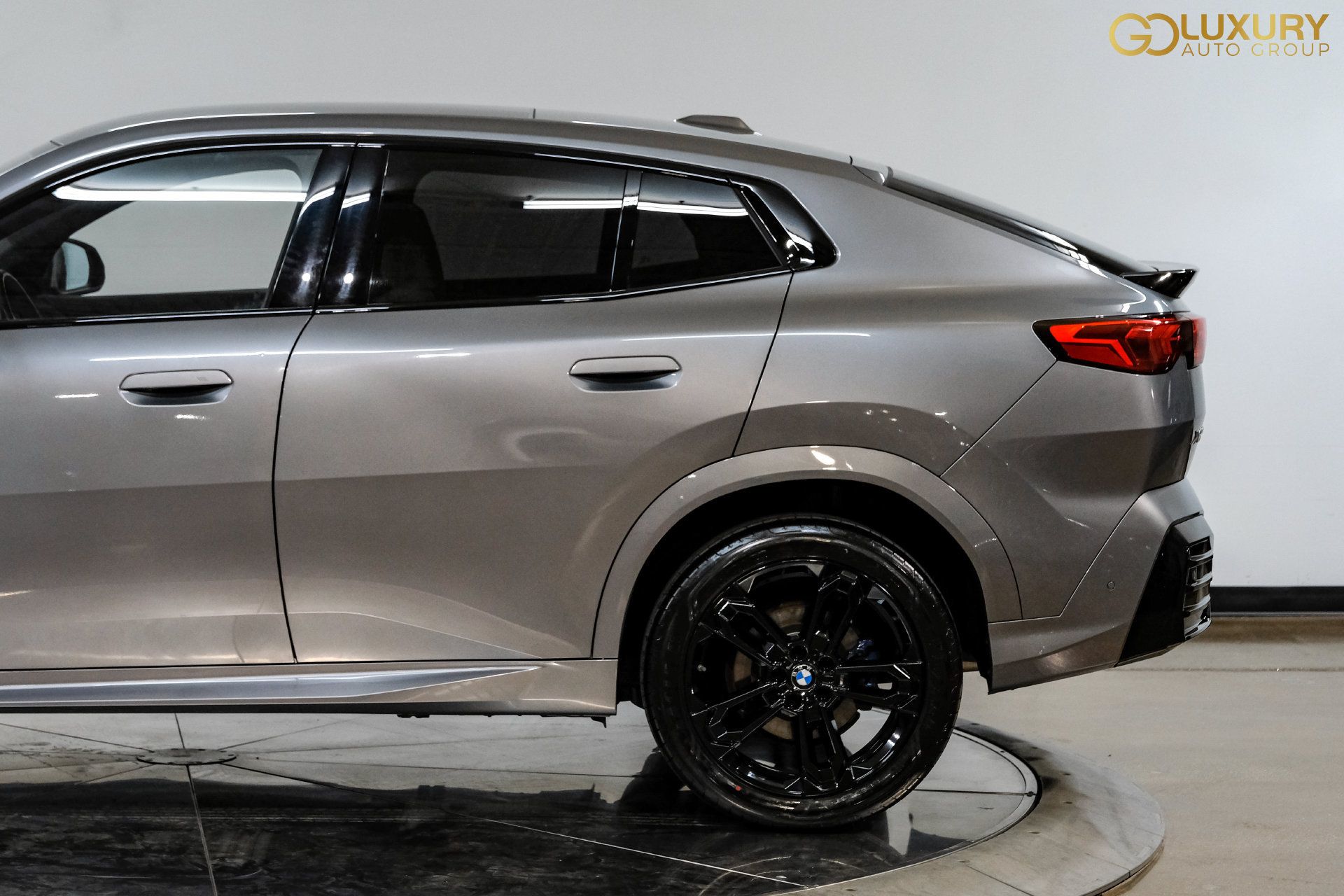 Used 2026 BMW X2 xDrive28i AWD/4WD image 15