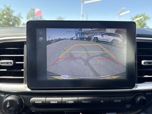 Used 2025 Hyundai Venue SEL FWD image 18