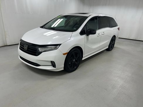 Certified 2024 Honda Odyssey Sport image 2