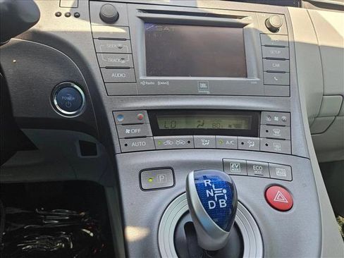 Used 2015 Toyota Prius Four FWD image 11