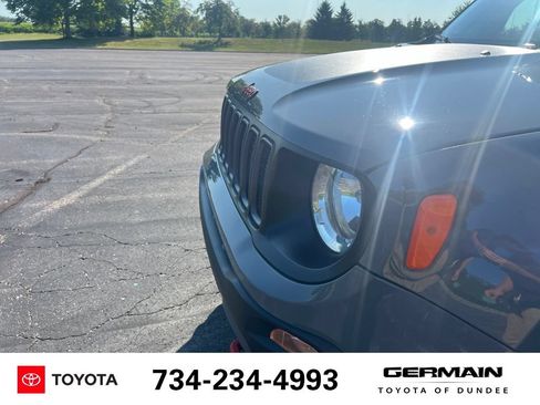 Used 2021 Jeep Renegade Trailhawk w/ Sun & Sound Group AWD/4WD image 13
