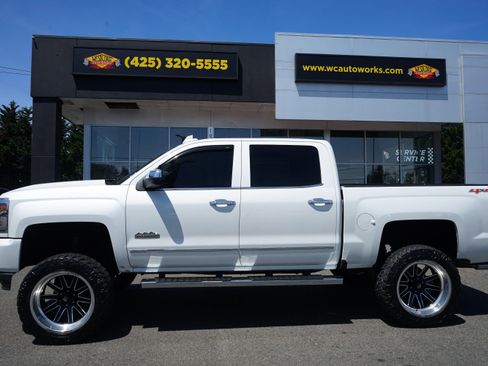 Used 2016 Chevrolet Silverado 1500 High Country w/ High Country Premium Package AWD/4WD image 2
