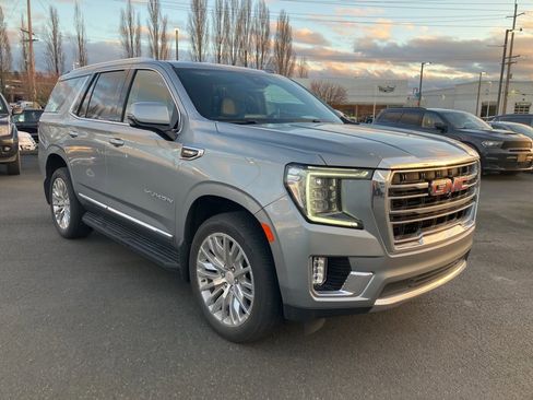 Certified 2023 GMC Yukon SLT w/ SLT Premium Package image 3