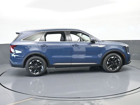 Used 2025 Kia Sorento S w/ Panoramic Sunroof Package image 7