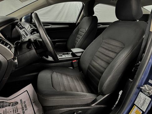 Used 2017 Ford Fusion SE image 9