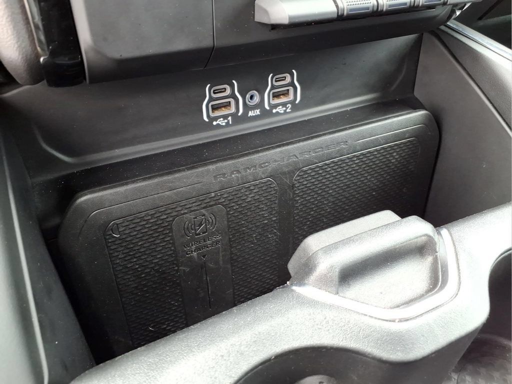 Used 2025 RAM 1500 Big Horn AWD/4WD image 11