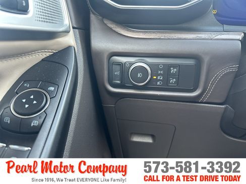 Used 2020 Ford Explorer Platinum w/ Premium Technology Package AWD/4WD image 14