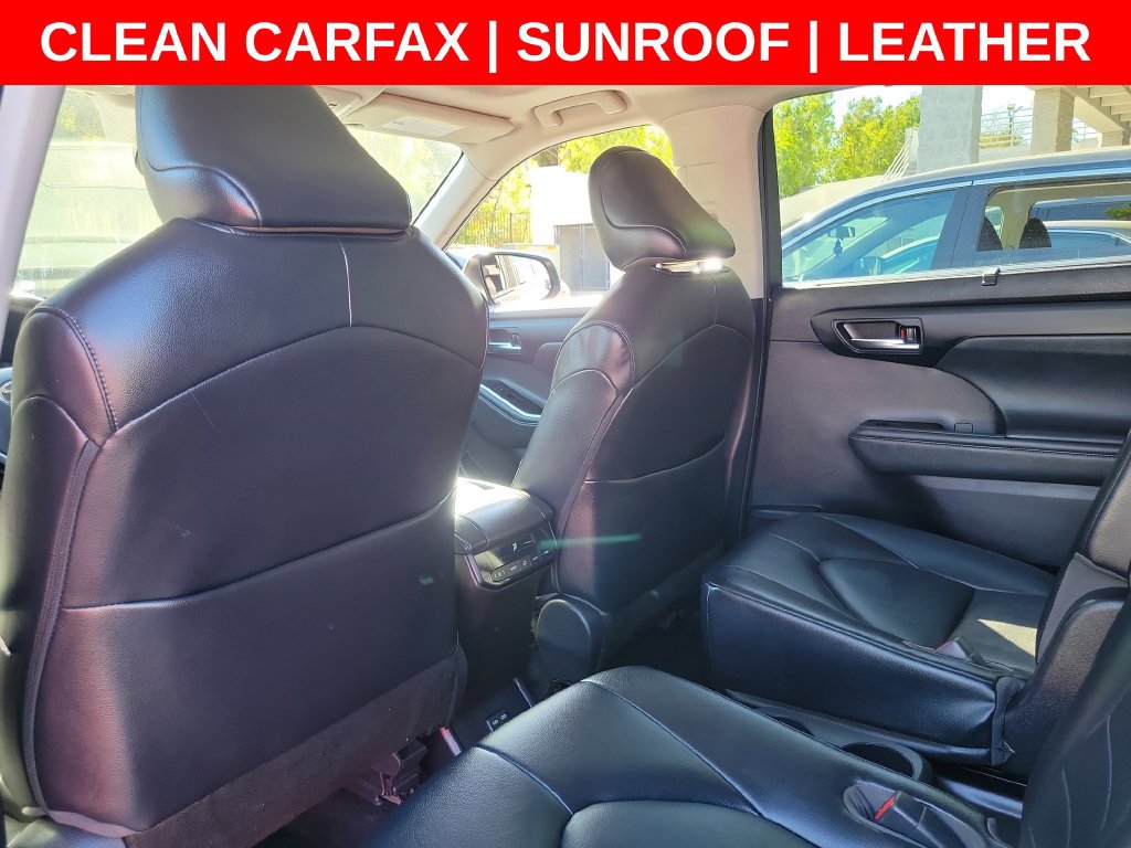 Used 2022 Toyota Highlander XLE FWD image 18