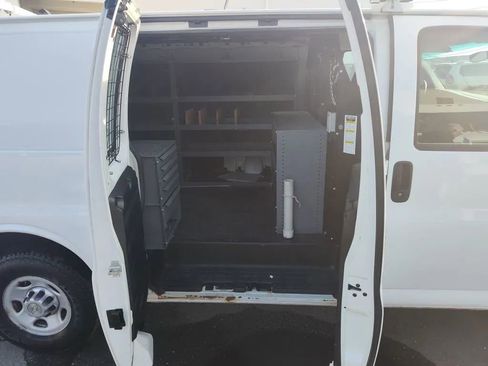 Used 2012 Chevrolet Express 2500 RWD image 10