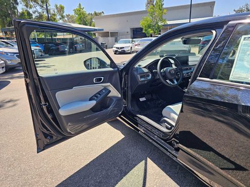 New 2025 Acura Integra image 19