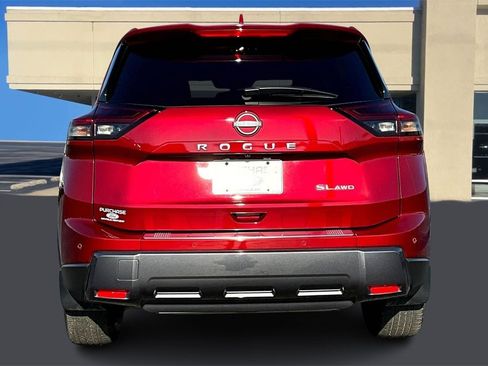 Used 2024 Nissan Rogue SL w/ SL Premium Package image 5