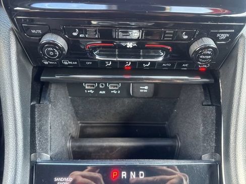 Certified 2022 Jeep Grand Cherokee L Limited AWD/4WD image 21