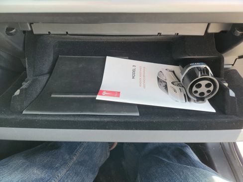 Used 2018 Tesla Model 3 Mid Range image 33