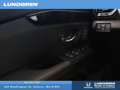 Used 2024 Honda Pilot TrailSport image 35