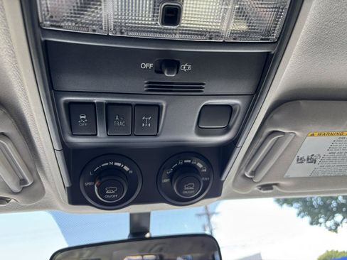 Used 2018 Toyota 4Runner TRD Off-Road AWD/4WD image 15