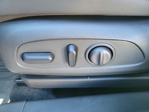 Certified 2023 Chevrolet TrailBlazer RS w/ Convenience Package image 19