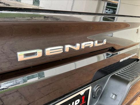 Used 2024 GMC Sierra 1500 Denali Ultimate AWD/4WD image 9