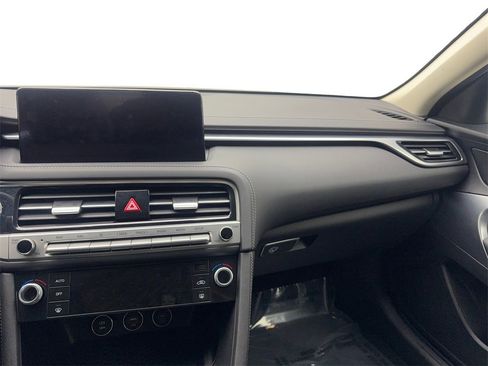 Used 2025 Genesis G70 2.5T image 54