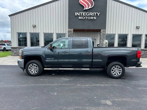 Used 2017 Chevrolet Silverado 2500 LT w/ LT Fleet Convenience Package AWD/4WD image 2