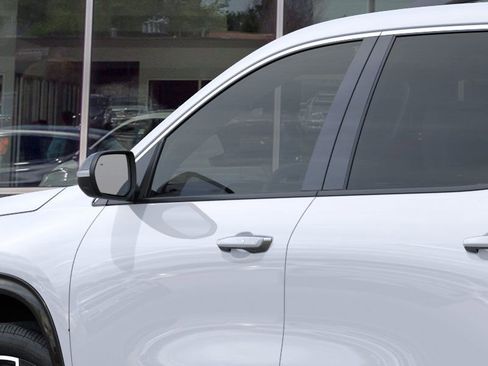 New 2026 Chevrolet Traverse High Country w/ LPO, Floor Liner Package image 12