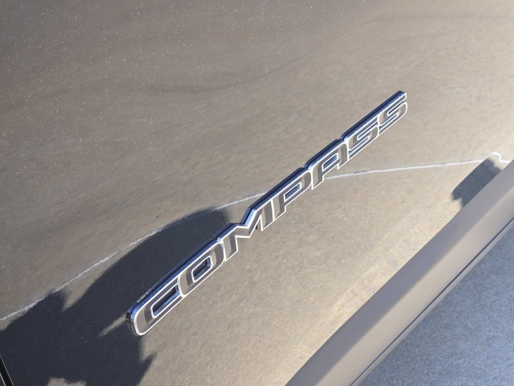 Used 2022 Jeep Compass Latitude AWD/4WD image 12