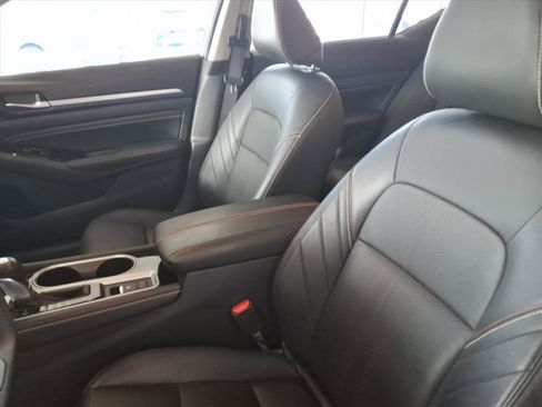 Used 2023 Nissan Altima 2.5 SR w/ SR Premium Package image 10