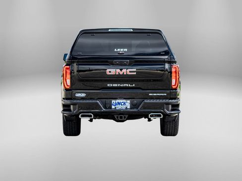 Used 2023 GMC Sierra 1500 Denali AWD/4WD image 3