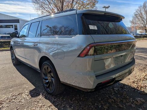 New 2025 Lincoln Navigator L Reserve w/ Jet Appearance Package image 10