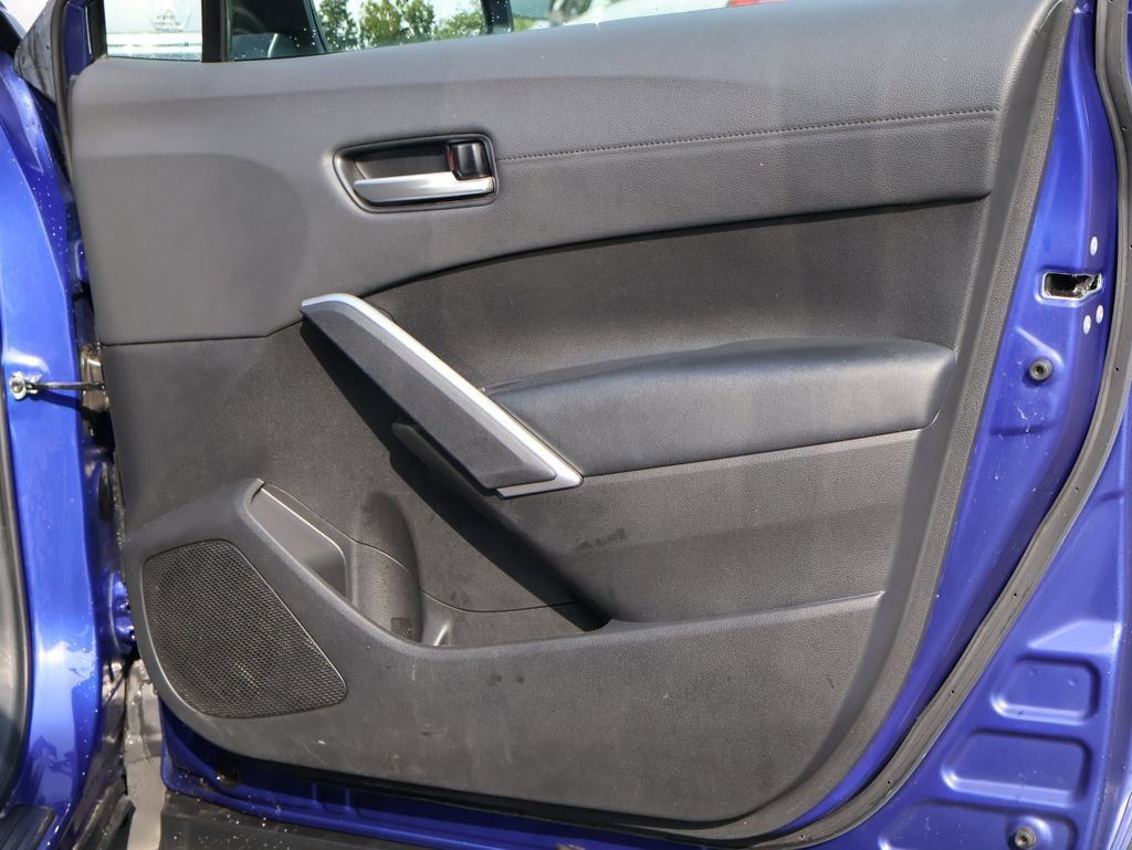 Used 2024 Toyota Corolla Cross XLE w/ Convenience Package FWD image 11