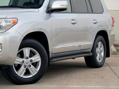 Used 2015 Toyota Land Cruiser AWD/4WD image 23