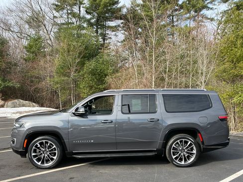 Used 2023 Jeep Wagoneer L Series II w/ Premium Group I image 2