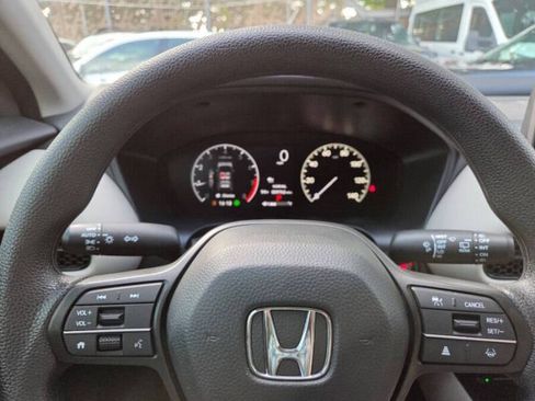 Used 2026 Honda HR-V LX image 10