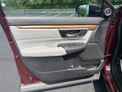 Used 2019 Honda CR-V Touring image 18