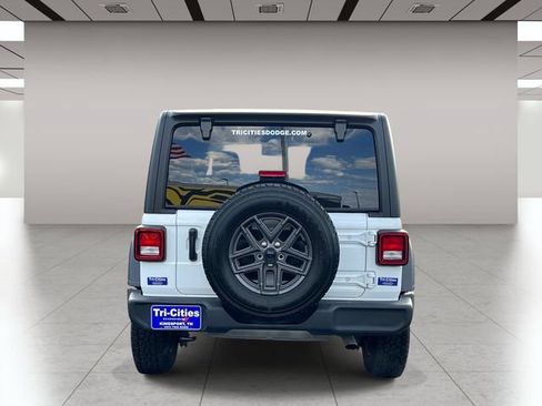 Used 2025 Jeep Wrangler Unlimited Sport AWD/4WD image 4