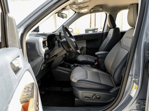 Used 2025 Ford Maverick Lariat w/ 4K Tow Package image 3