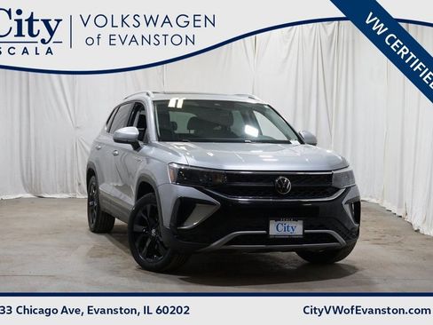 Certified 2023 Volkswagen Taos SE w/ Panoramic Sunroof Package image 1