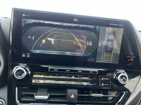 Used 2020 Toyota Highlander Limited image 20