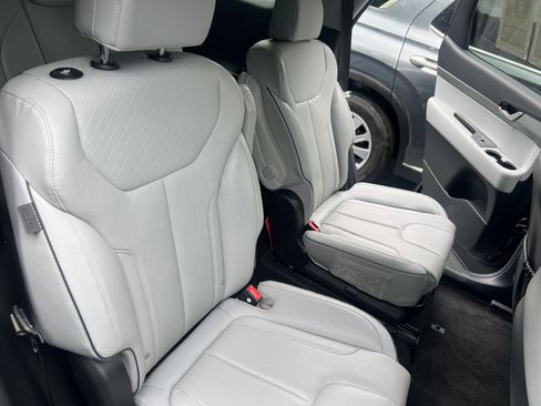 Used 2025 Hyundai Palisade SEL FWD image 40