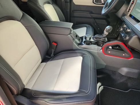 New 2026 Ford Bronco Outer Banks w/ Sasquatch Package image 10