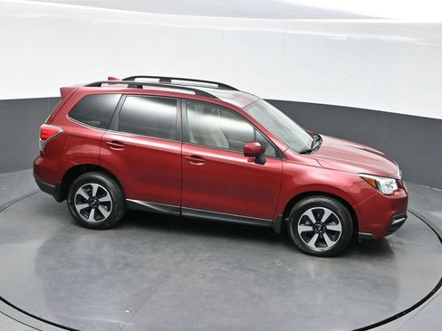 Used 2017 Subaru Forester 2.5i Premium w/ All-Weather Package AWD/4WD image 31