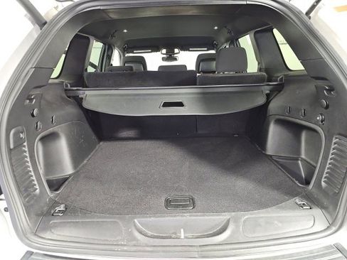 Certified 2022 Jeep Grand Cherokee Laredo E w/ Security & Convenience Group image 21