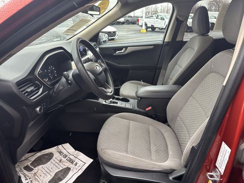 Used 2020 Ford Escape SE image 14