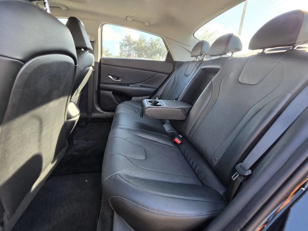 Used 2023 Hyundai Elantra Limited FWD image 10
