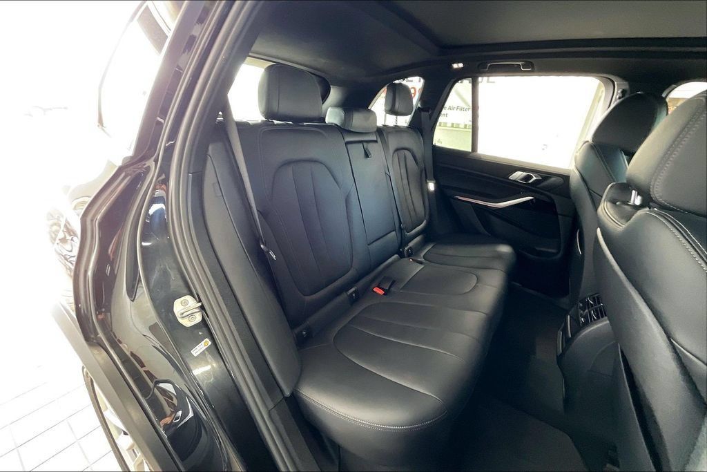 Used 2022 BMW X5 xDrive45e AWD/4WD image 15