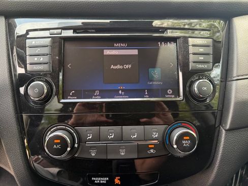 Used 2019 Nissan Rogue S w/ Special Edition Package FWD image 25