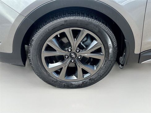 Used 2017 Hyundai Santa Fe Sport w/ Cargo Package AWD/4WD image 32