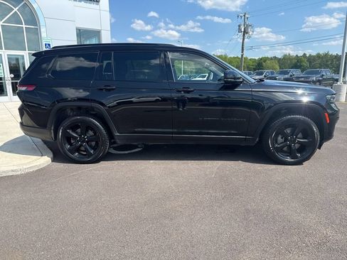 Used 2023 Jeep Grand Cherokee L Laredo AWD/4WD image 10